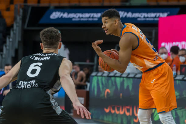 不是一朝一 不是一朝一