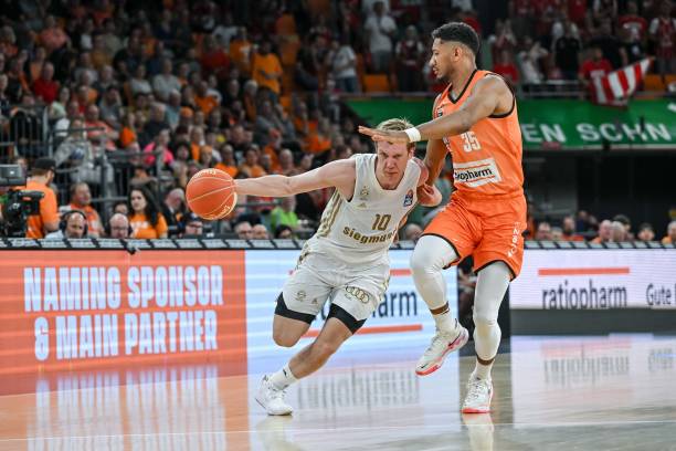 在上半场进 在上半场进